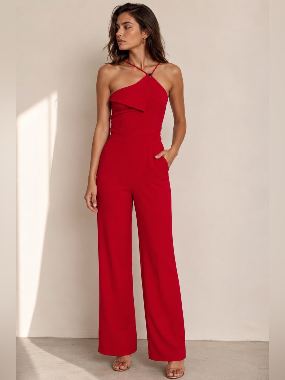 •   Cushnie Jumpsuit
•   Red
•   Sleeveless with Zipper on the side